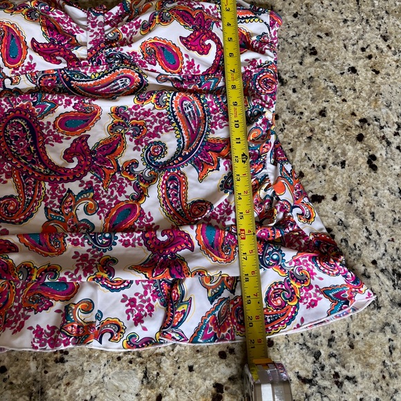 Hilor Women's 50's Retro Paisley Ruched Tankini Swimsuit Top with Ruffle Hem 22 - Picture 8 of 9